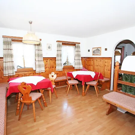 Hauser Ferienhaus *